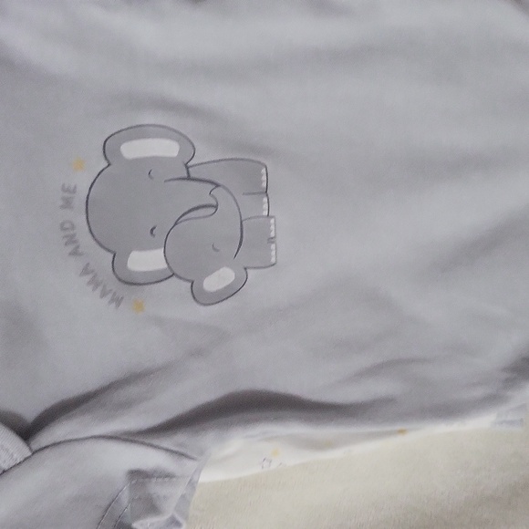 Adorable Light Gray Elephant 3 Bodysuit Set - Picture 5 of 5